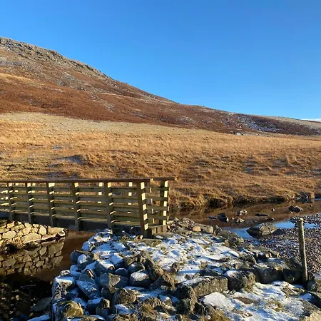 Cosy Glamping In The Valley - And Mega Pods Campsite *