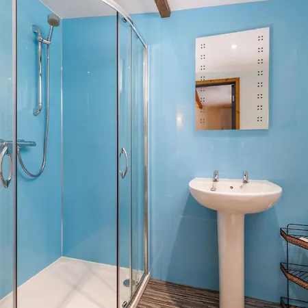 Cosy Glamping In The Valley - And Mega Pods Campsite Eskdale