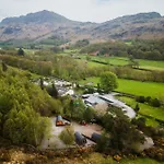 Cosy Glamping In The Valley - And Mega Pods