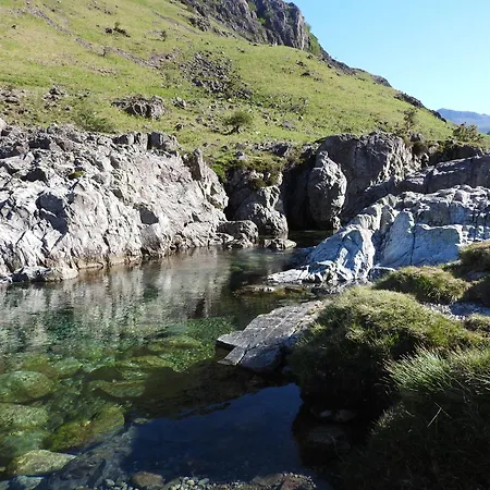 Camping Cosy Glamping In The Valley - And Mega Pods