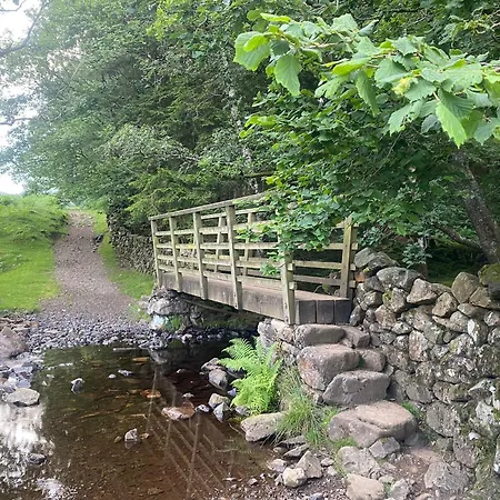 Cosy Glamping In The Valley - And Mega Pods مكان تخييم