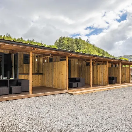 キャンプ場 Cosy Glamping In The Valley - And Mega Pods *