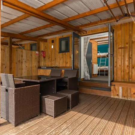 Camping Cosy Glamping In The Valley - And Mega Pods *