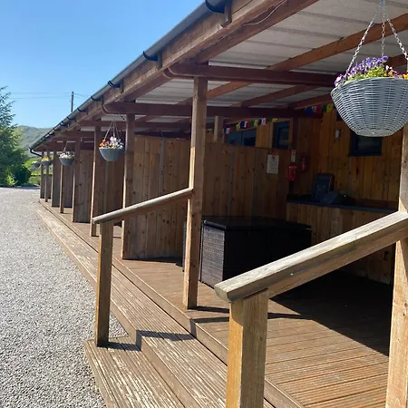 Cosy Glamping In The Valley - And Mega Pods Camping
