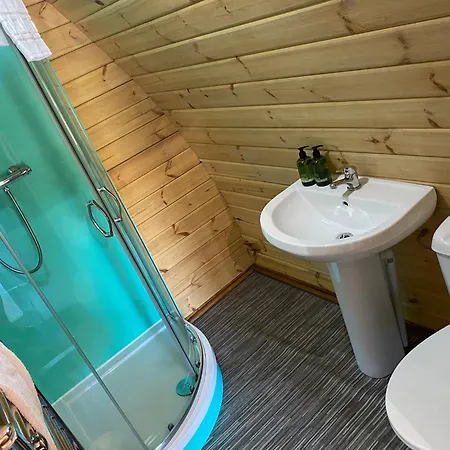 Camping Cosy Glamping In The Valley - And Mega Pods *