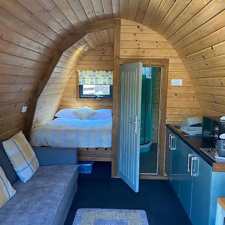 Cosy Glamping In The Valley - And Mega Pods Eskdale
