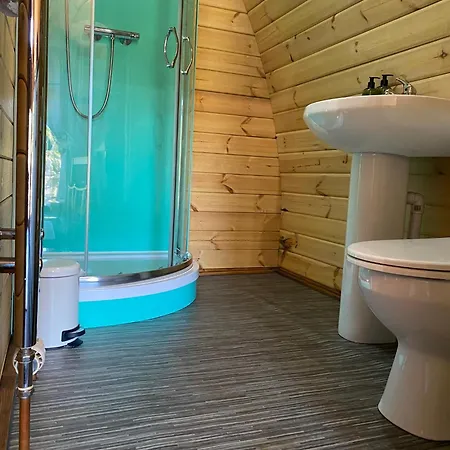 Cosy Glamping In The Valley - And Mega Pods Eskdale