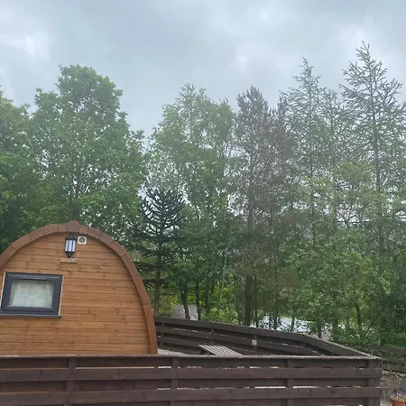 Camping Cosy Glamping In The Valley - And Mega Pods