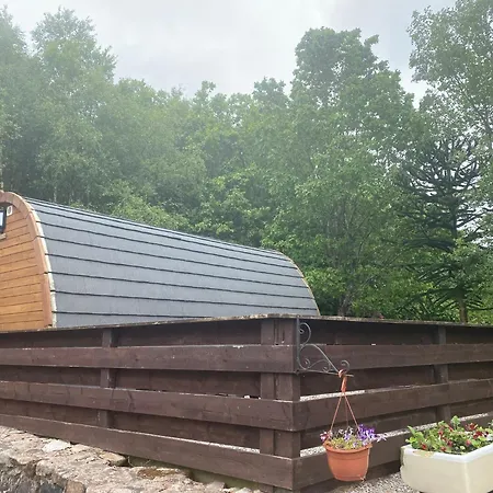 Cosy Glamping In The Valley - And Mega Pods Camping