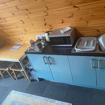 Cosy Glamping In The Valley - And Mega Pods