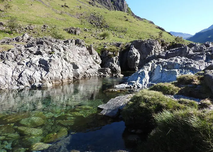 مكان تخييم Cosy Glamping In The Valley - And Mega Pods