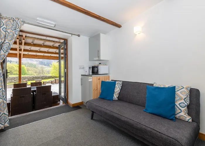 Cosy Glamping In The Valley - And Mega Pods مكان تخييم إسكاديل