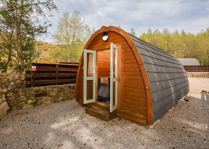 Cosy Glamping In The Valley - And Mega Pods مكان تخييم *