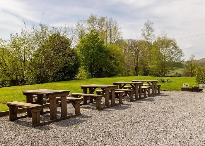 Cosy Glamping In The Valley - And Mega Pods إسكاديل