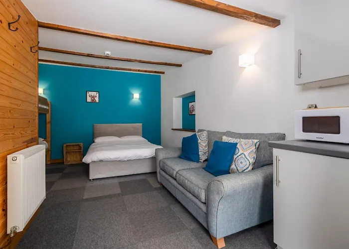 مكان تخييم Cosy Glamping In The Valley - And Mega Pods